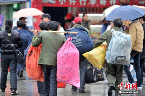 聚焦春節(jié)“恐歸族”：近鄉(xiāng)情怯，恐懼何來？(圖)